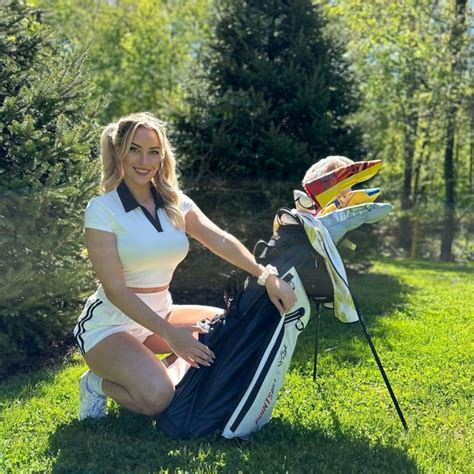 sexy paige spiranac|Paige Spiranac calls out boys in golf showing tan lines in string。